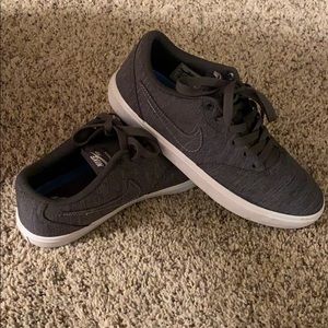 Nike Women’s size 9.5 sneaker